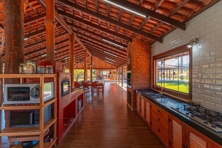 Refúgio no Cerrado com Lago, Piscina e Jacuzzi