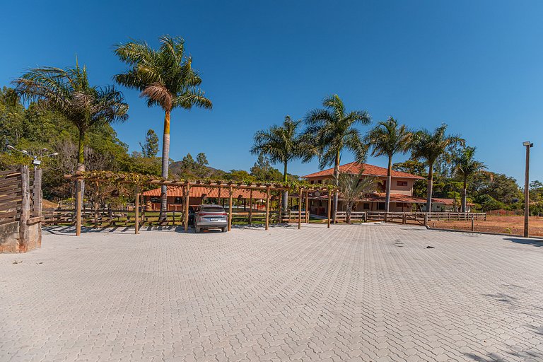 Refúgio no Cerrado com Lago, Piscina e Jacuzzi