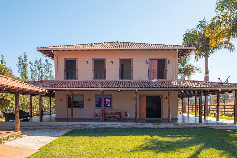 Refúgio no Cerrado com Lago, Piscina e Jacuzzi