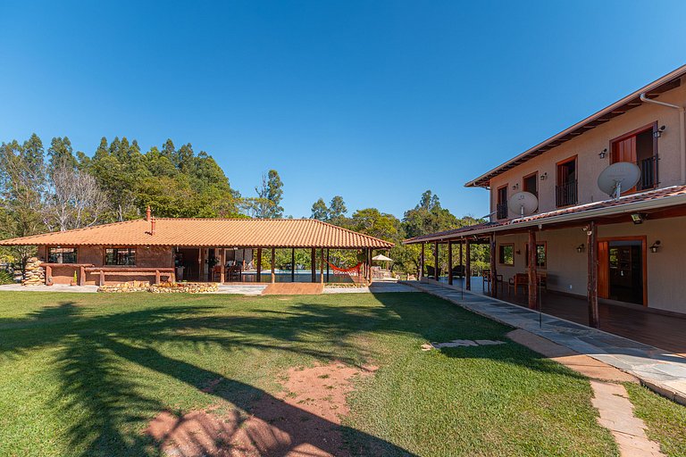 Refúgio no Cerrado com Lago, Piscina e Jacuzzi