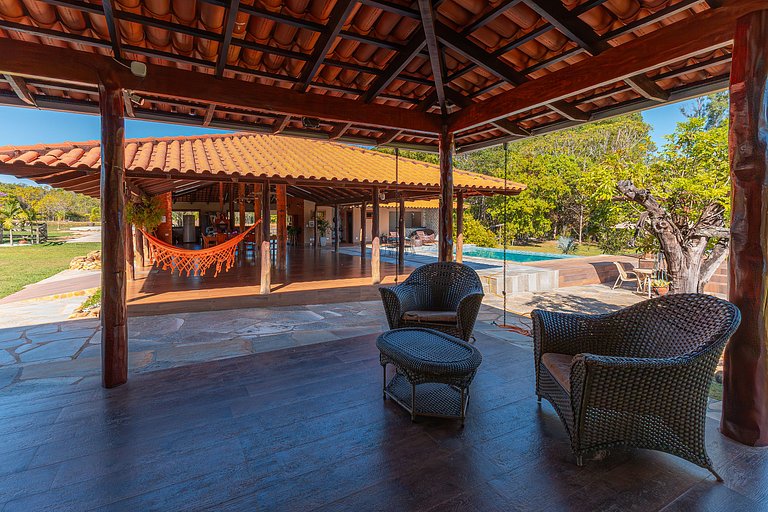 Refúgio no Cerrado com Lago, Piscina e Jacuzzi