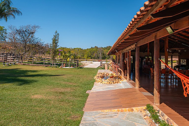 Refúgio no Cerrado com Lago, Piscina e Jacuzzi