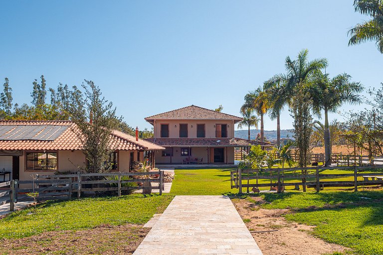 Refúgio no Cerrado com Lago, Piscina e Jacuzzi