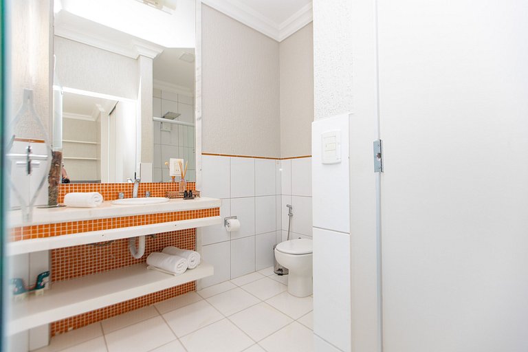 Exuberante Casa c/ Piscina e Suíte Master c/ Hidro