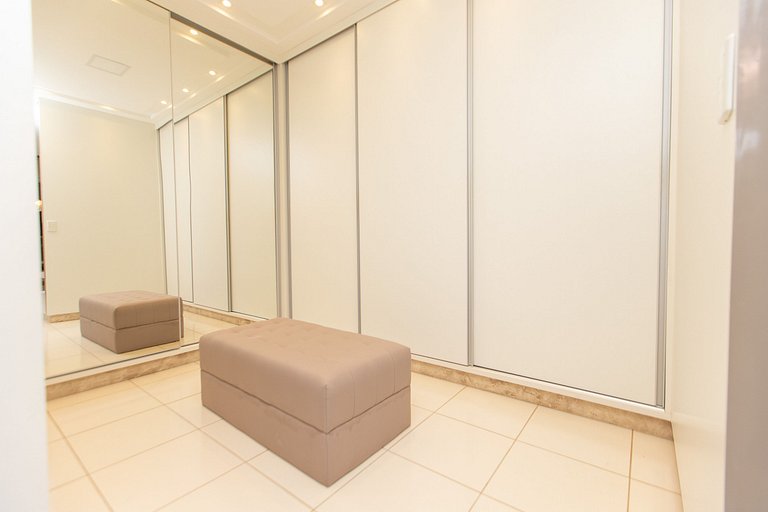 Exuberante Casa c/ Piscina e Suíte Master c/ Hidro