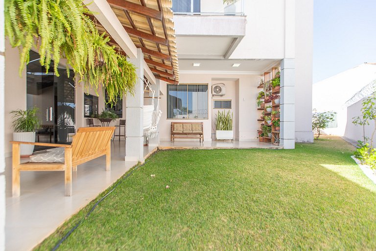 Exuberante Casa c/ Piscina e Suíte Master c/ Hidro