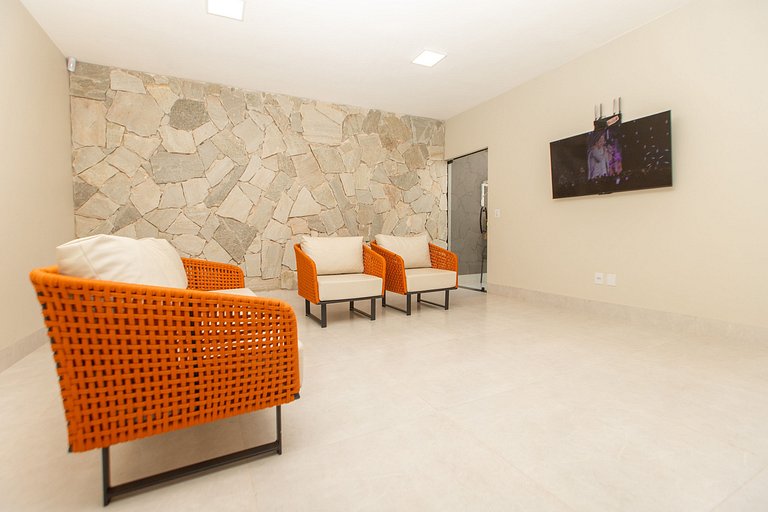 Casa Luxuosa Recém Construída com Piscina e Hidro