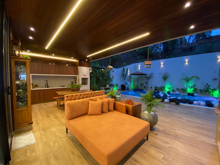 Refúgio de Luxo e Tranquilidade c/ Piscina e Hidro