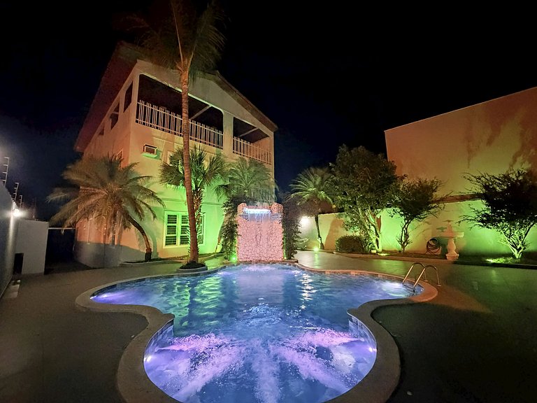 Sobrado Perfeito p/ Grupos | Piscina e Hidro