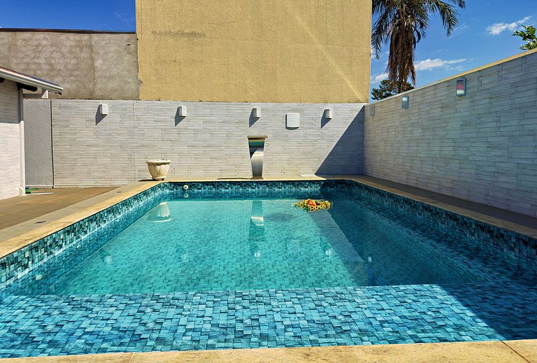Casa 3 min do Centro p/15 pessoas|Piscina e Sinuca