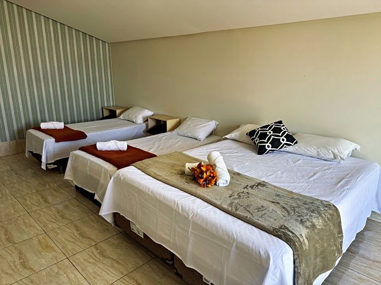 Casa 7 Quartos e Piscina no Centro de Caldas Novas