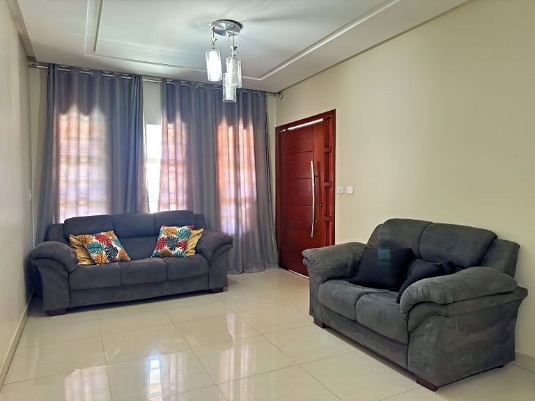 Casa 7 Quartos e Piscina no Centro de Caldas Novas