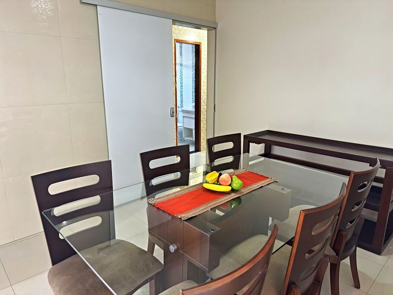 Casa 7 Quartos e Piscina no Centro de Caldas Novas