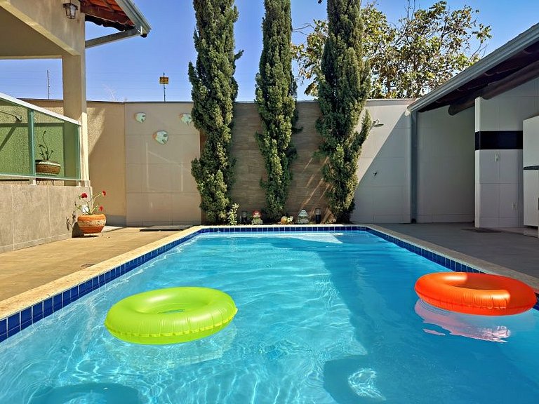 Casa 7 Quartos e Piscina no Centro de Caldas Novas