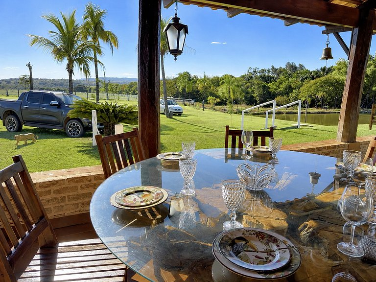 Casa de Campo Premium | 5 Suítes e Lago Privativo