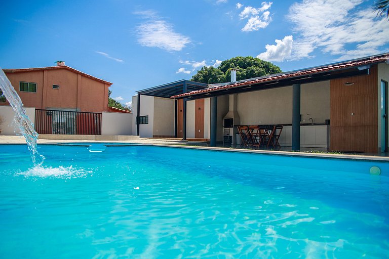 Sobrado com Piscina Aquecida perto do Hot Park