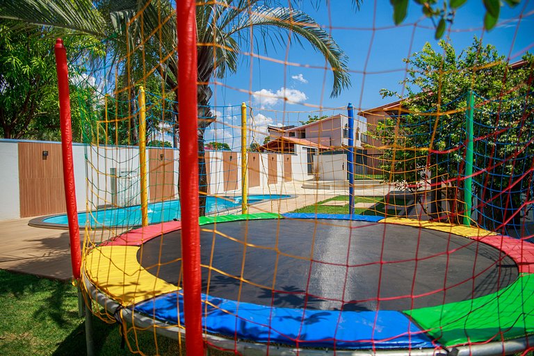 Sobrado com Piscina Aquecida perto do Hot Park