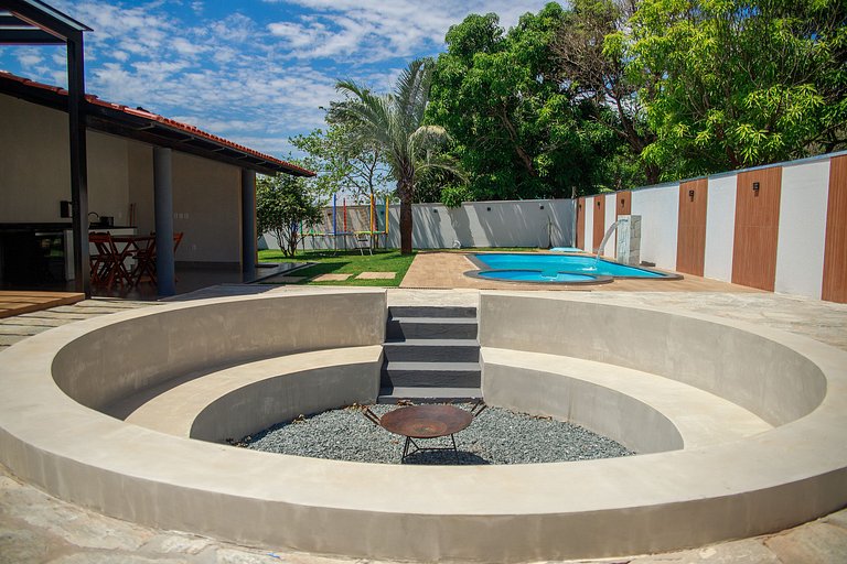 Sobrado Feliz: 4 Suítes, Piscina | 10min Hot Park
