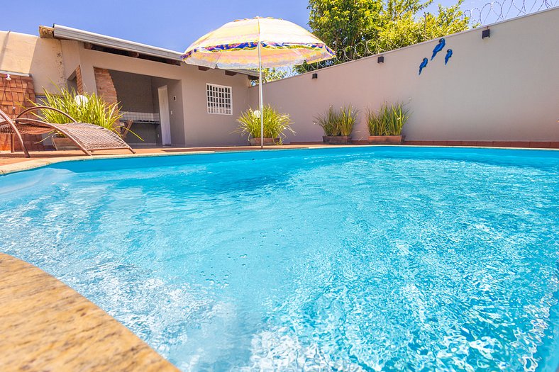 Casa completa c/ Piscina - Excelente localização