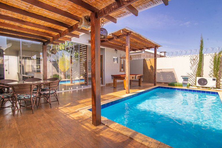 Casa Luxo c/Piscina e Sinuca em Condomínio Fechado