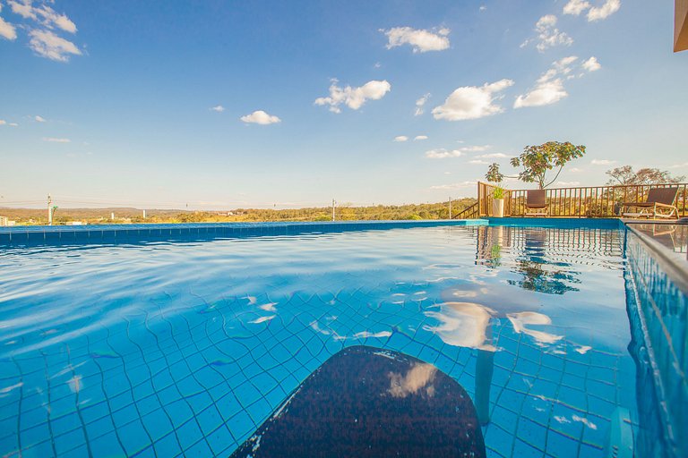 Casa - Piscina - Borda Infinita em Condomínio