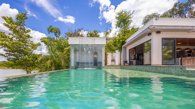 Paraíso à Beira Lago, Piscina e Vista Espetacular