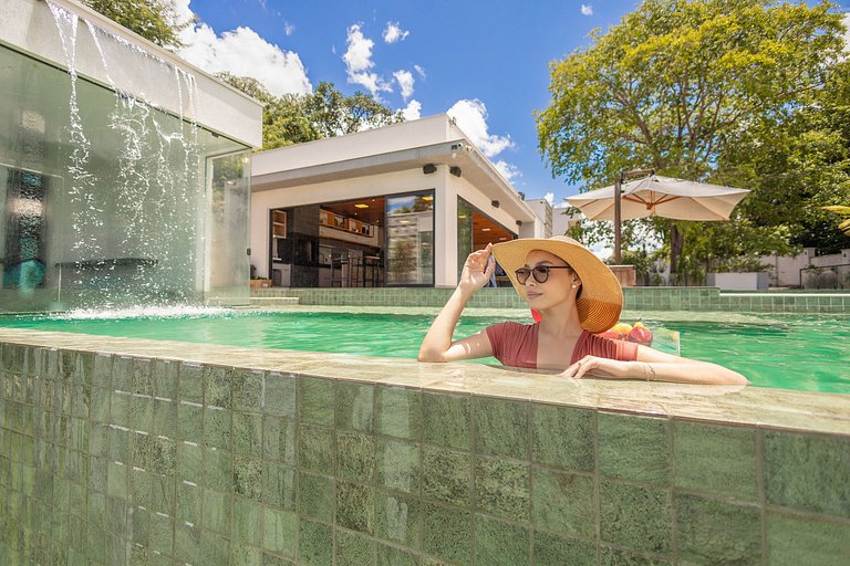 Paraíso à Beira Lago, Piscina e Vista Espetacular