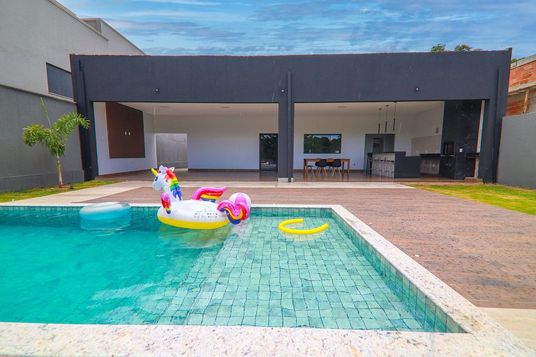 Refúgio Familiar: Piscina Quente, Prainha e Wi-fi