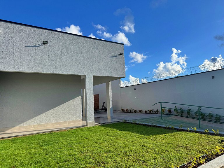 Sua Casa Perfeita c/ 4 Suítes e Piscina Aquecida