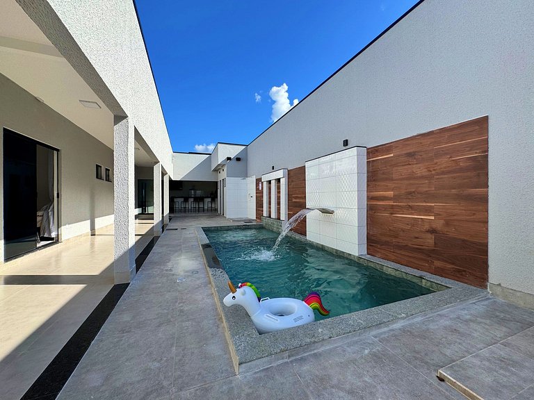 Sua Casa Perfeita c/ 4 Suítes e Piscina Aquecida